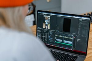 ノートＰＣ、仕事、作業、クリエイターのイメージ