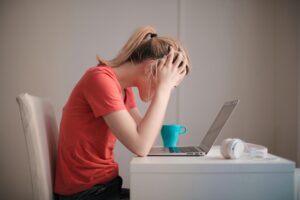 女性が困ったイメージ、問題、トラブル